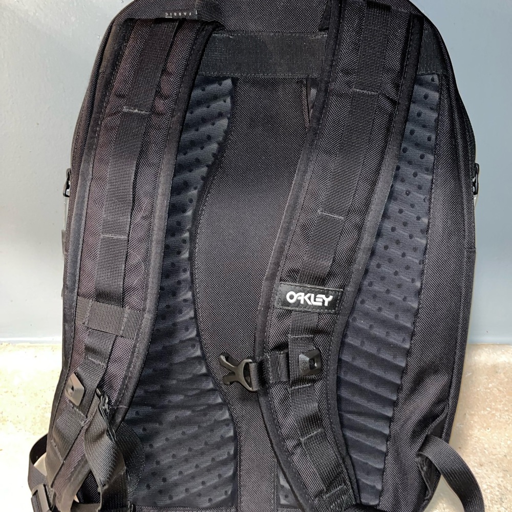 Oakley backpack - Picture 2 of 2